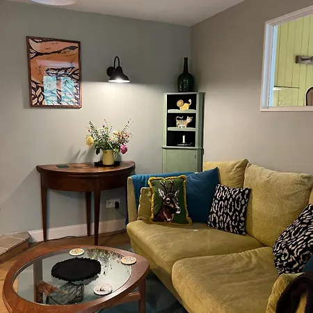 Appartement La Petite Bruyere Characterful 2 Bedroom With Fireplace Ambrieres Les Vallees