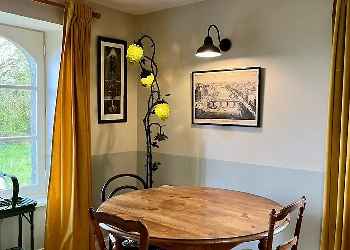 La Petite Bruyere Characterful 2 Bedroom With Fireplace *