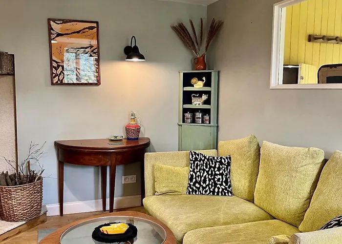 La Petite Bruyere Characterful 2 Bedroom With Fireplace Apartmán